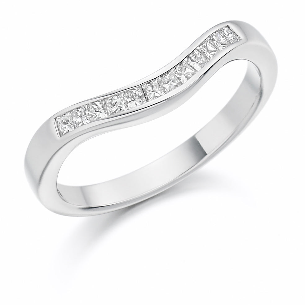 .25ct Curved Diamond Wedding Band in rose gold