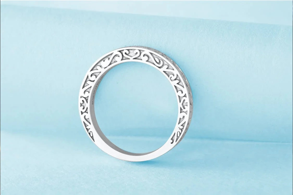 A well designed ring with bluish background