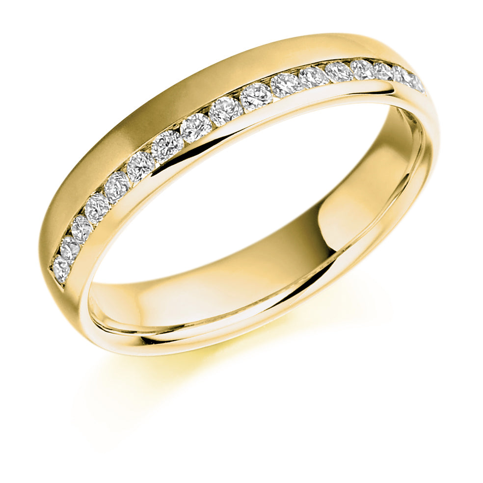 .26ct Wedding Ring With Offset Diamonds in yellow gold