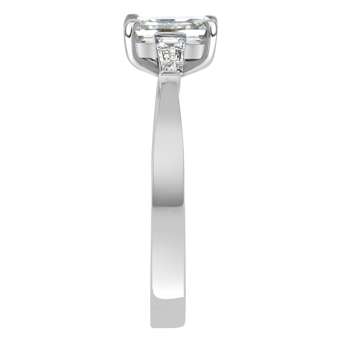 Emerald Cut With Tapered Baguettes in white gold in endview