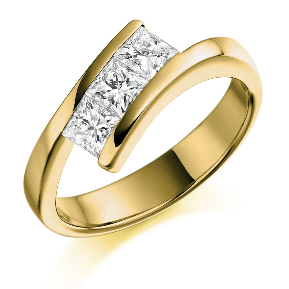 Off-Set Trilogy With Princess Cut Diamonds Yellow gold