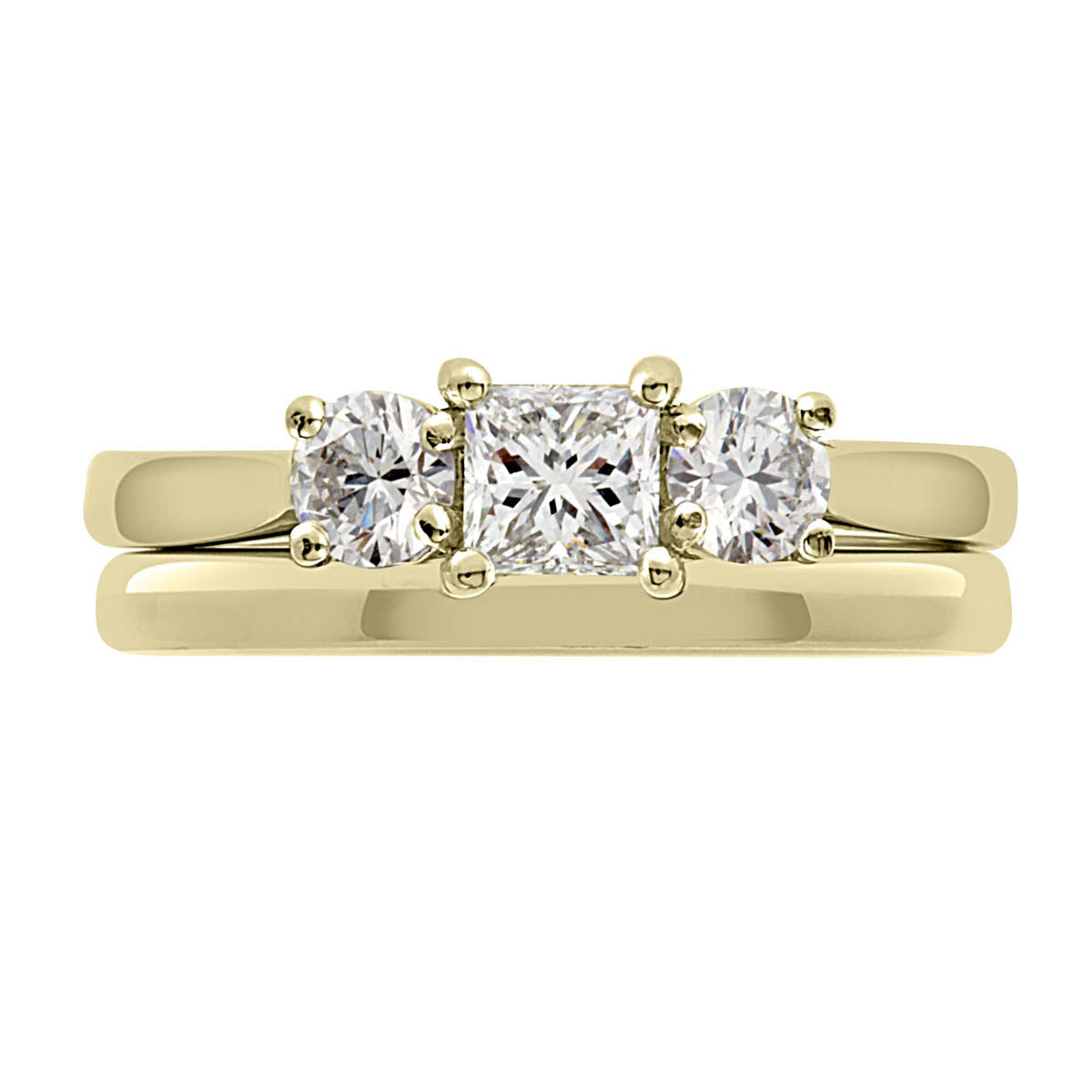 Princess and Round Three Stone in yellow gold with plain wedding ring