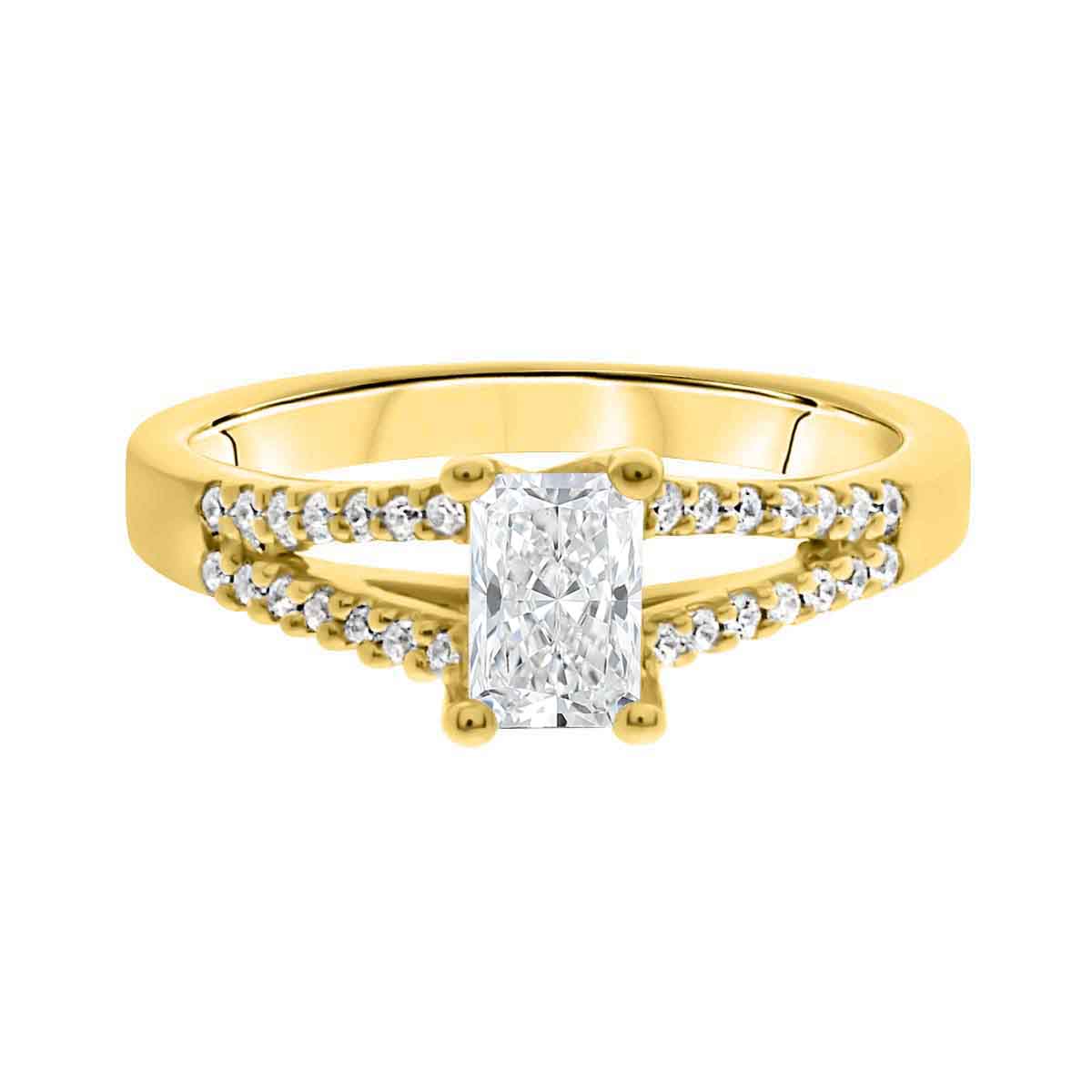 Radiant Cut Diamond Ring in yellow gold