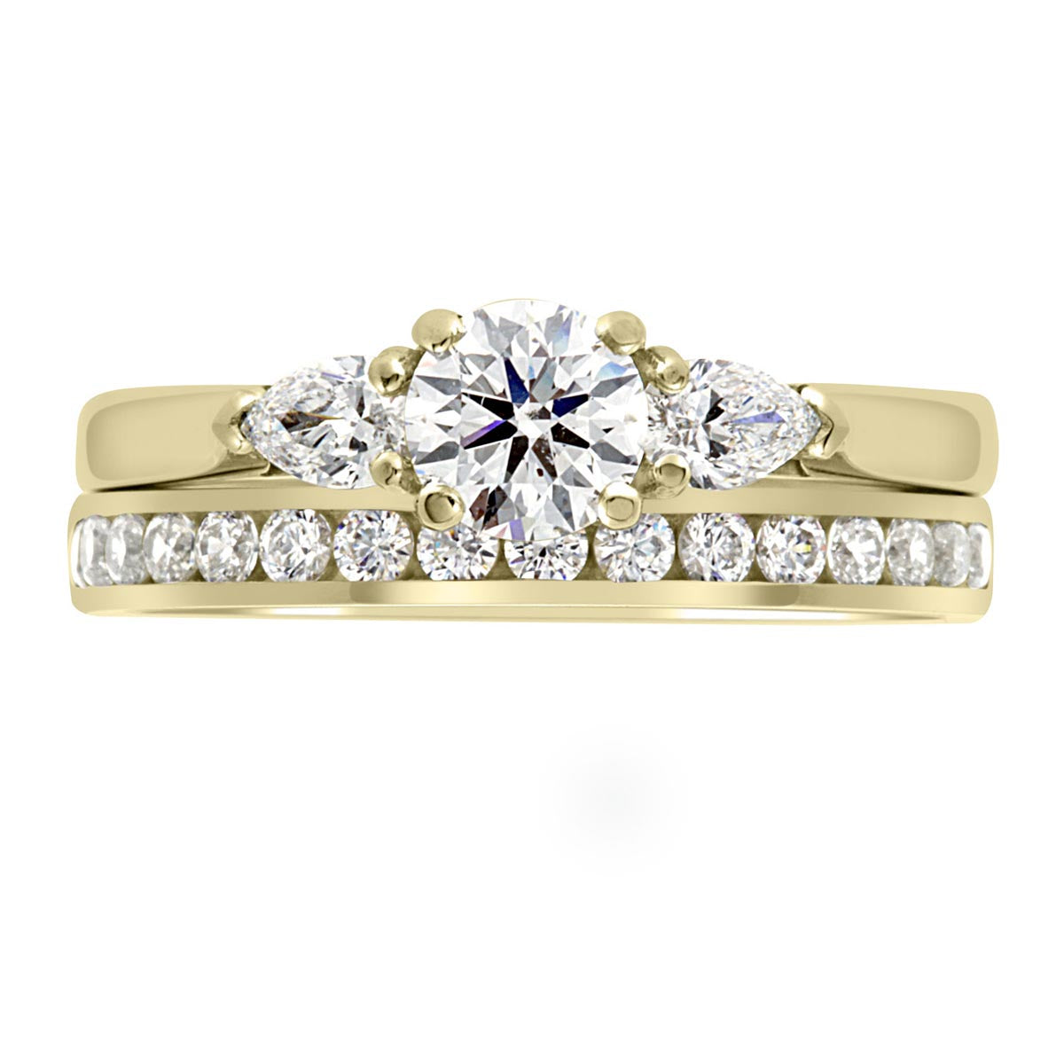 Round and Pear Diamond Ring in yellow gold with a diamond wedding ring