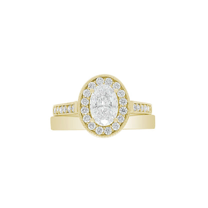 Antique Oval Engagement Ring in Yellow gold with a matching plain gold wedding ring